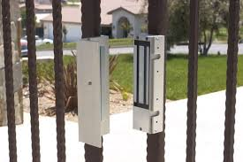 Heavy duty 280kg holding force EM lock for commercial security door installation.