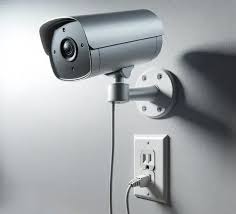 24/7 recording plug-in security camera with high-definition video.
